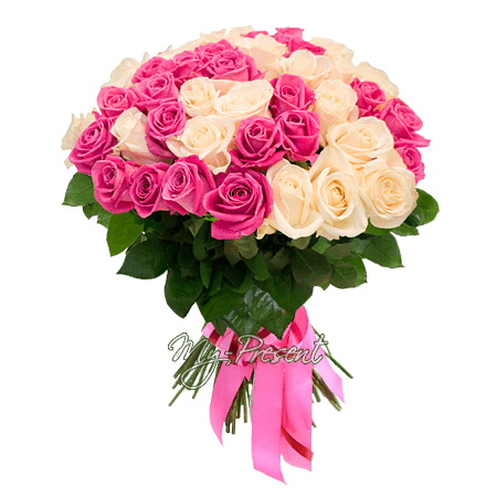Blumenstrauß aus den weißen und rosigen Rosen (50 cm.)