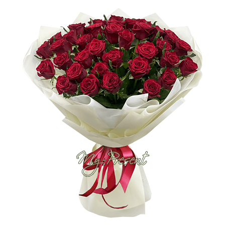 Blumenstrauß aus roten Rosen (60 cm.)