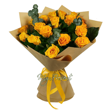 Blumenstrauß aus gelben Rosen mit Eukalyptus